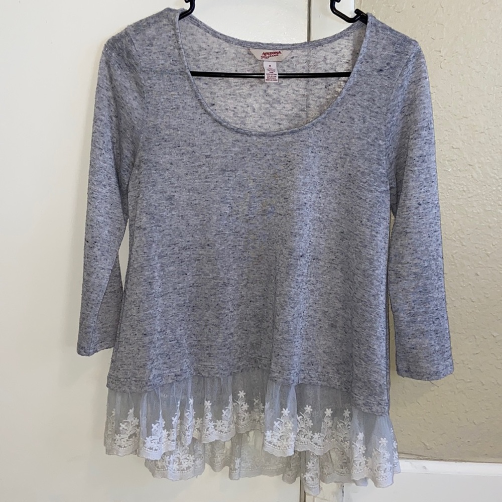 Adorable quarter sleeve lace top